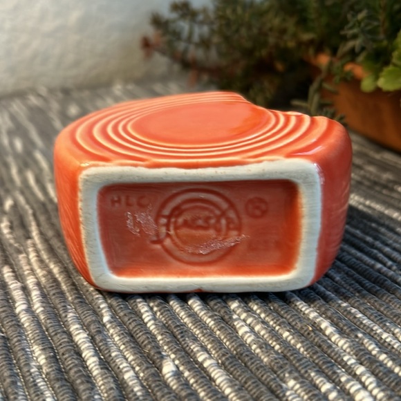 Fiesta creamer pitcher persimmon orange color. Vintage. No cracks. Mini disc. - Picture 3 of 9